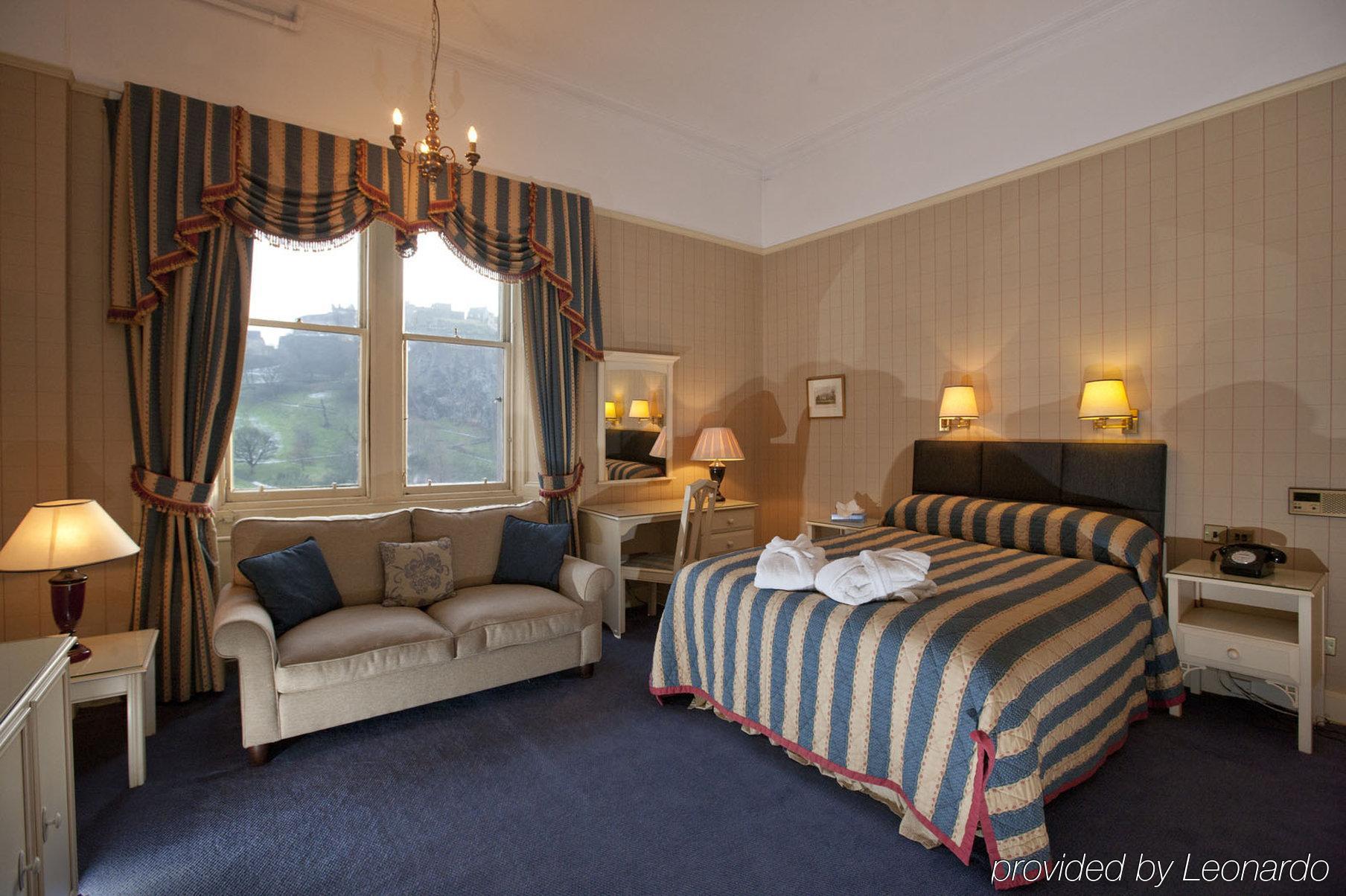 Royal Overseas League Hotel Edinburgh Kamer foto
